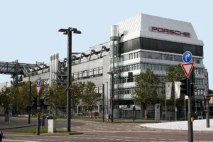 Porsche_Zuffenhausen_factory,_Stuttgart